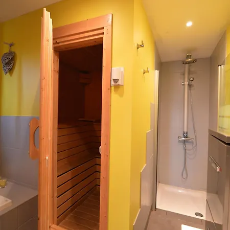 בית נופש Panoramic Retreat In מאלמדי